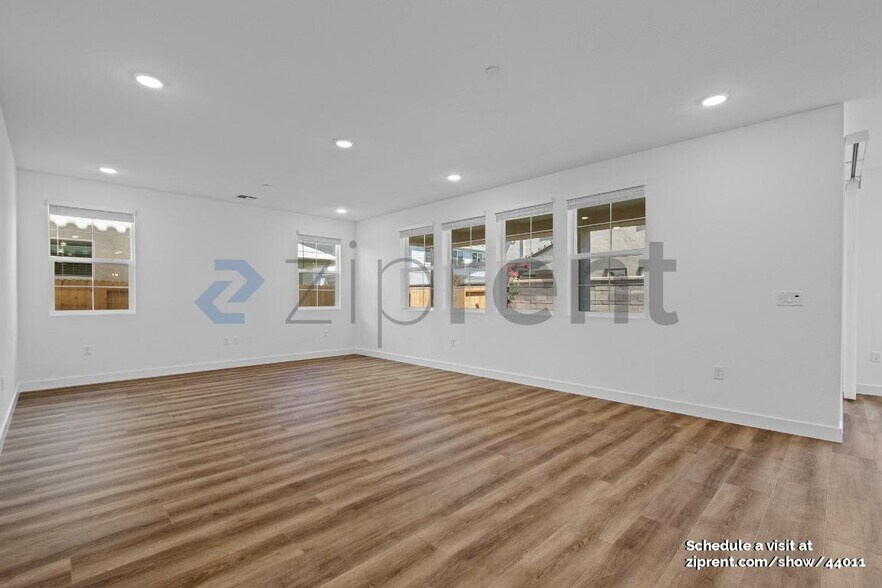 Building Photo - 331 Monastery Dr