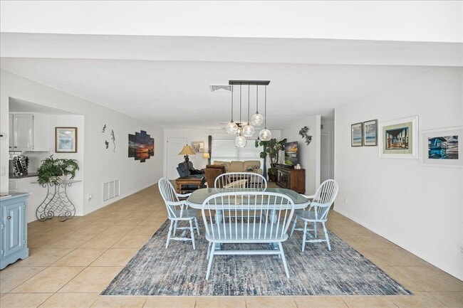 Building Photo - 2066 5th Ct SE