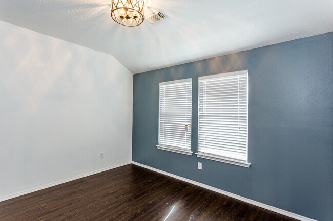 Building Photo - 2834 Trinity Glen Ln