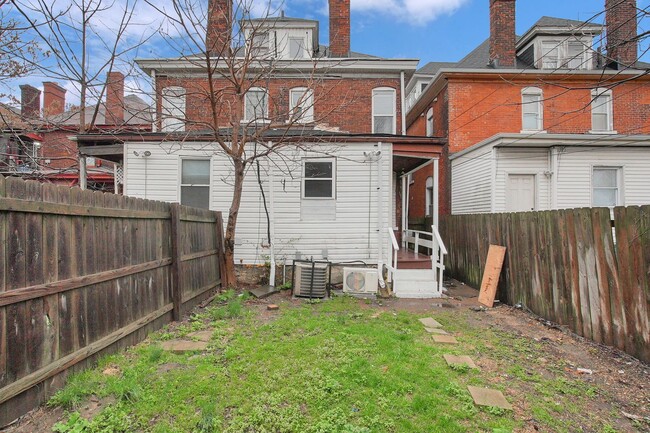 Building Photo - 171-173 N 18th St