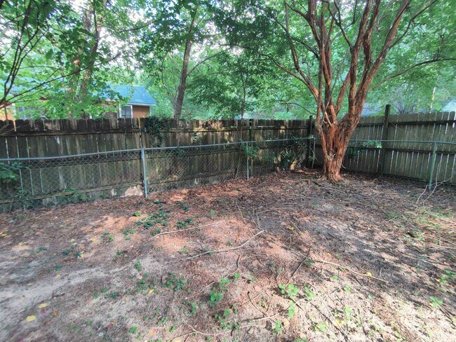 Building Photo - 905 Tomahawk Ct