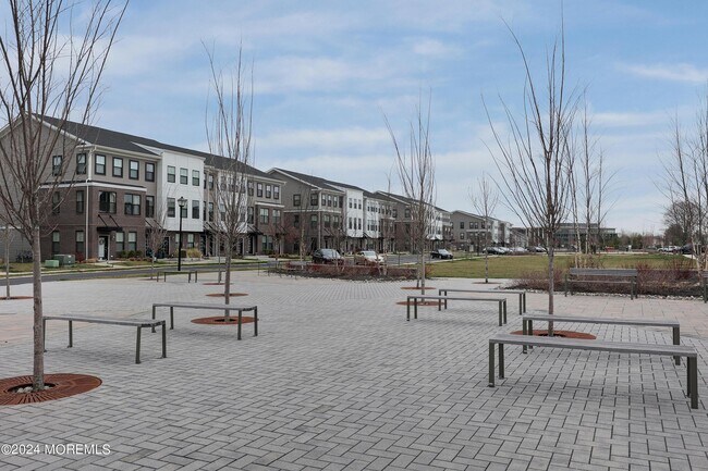 Building Photo - 50 Midway Rd S