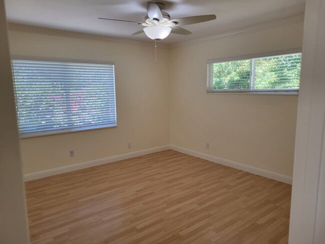 Building Photo - Single level 3 bedroom home in Glorietta N...