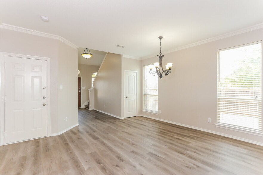 Building Photo - 1032 Sunderland Ln