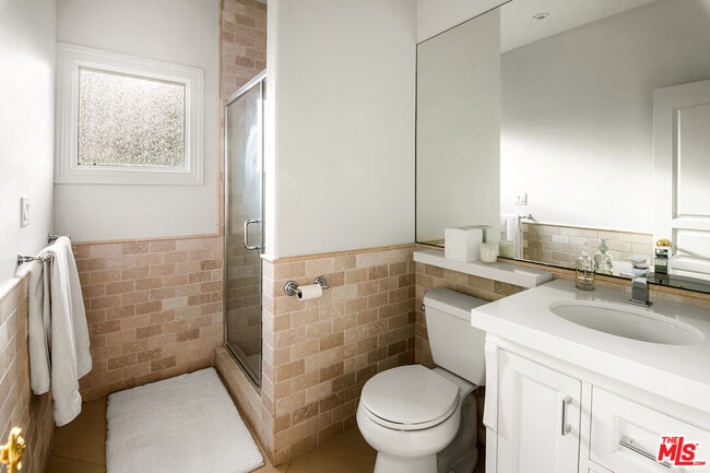 Building Photo - 1845 Loma Vista Dr