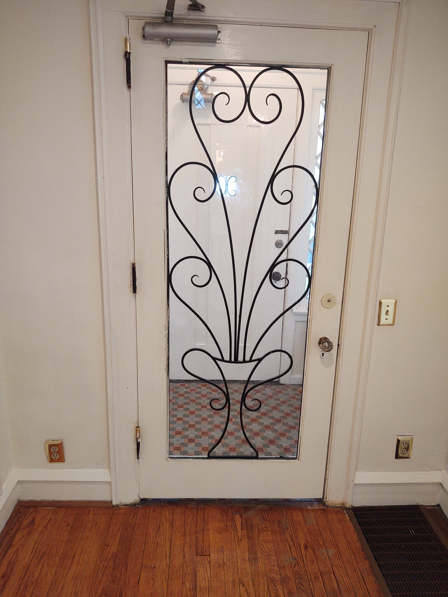 Building Photo - 827 W South St