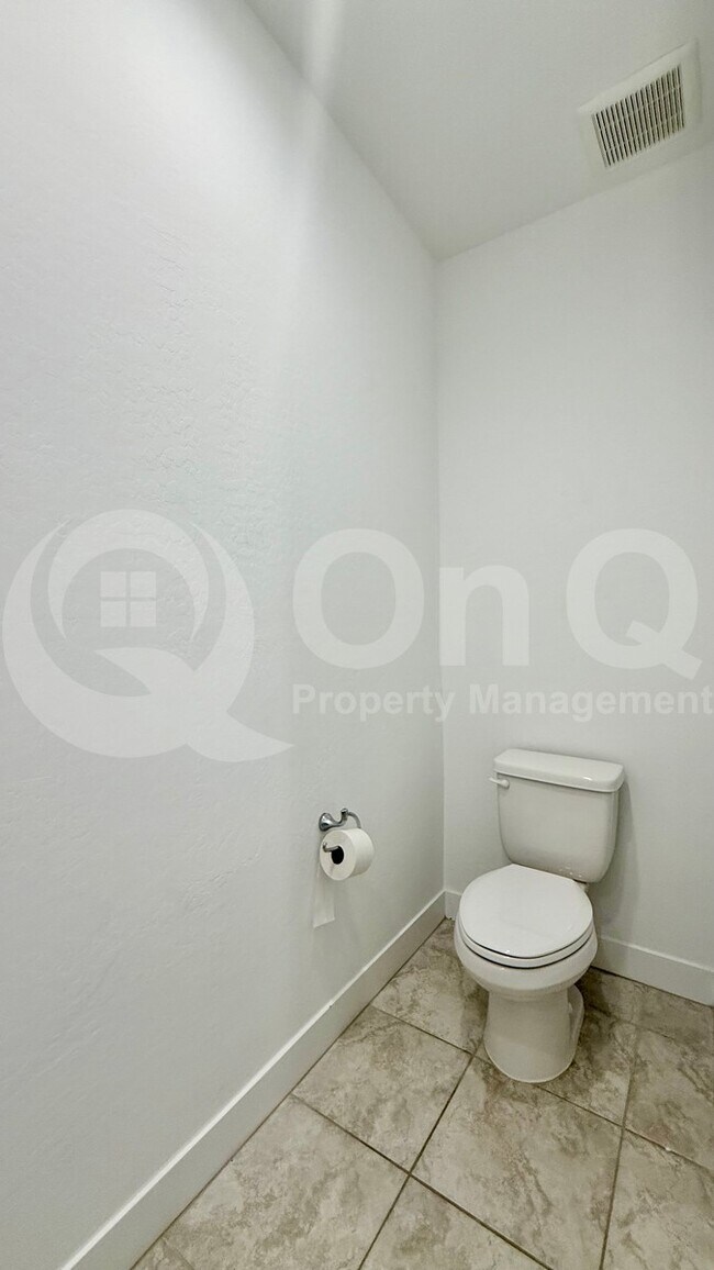 Building Photo - 14255 W Alameda Rd