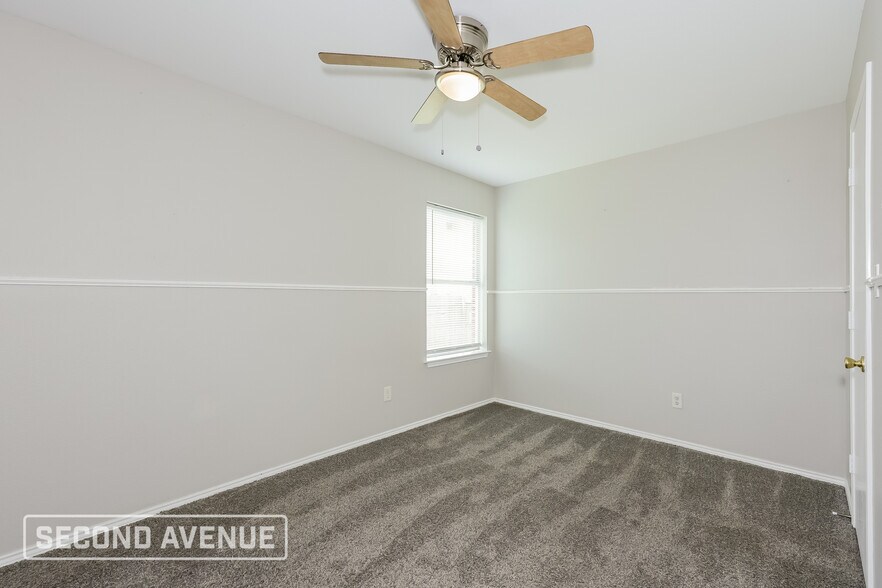 Building Photo - 406 Lone Star Park Ln