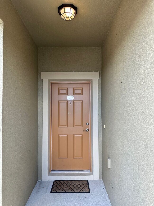 Building Photo - $1,000 Move In Special!!  Private Back Yar...