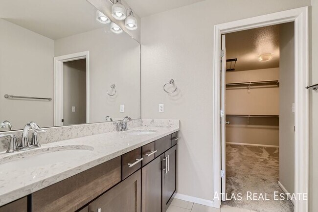 Building Photo - 17181 E Cedar Gulch Dr