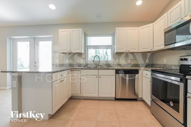 Building Photo - 11940 Helicon Ave