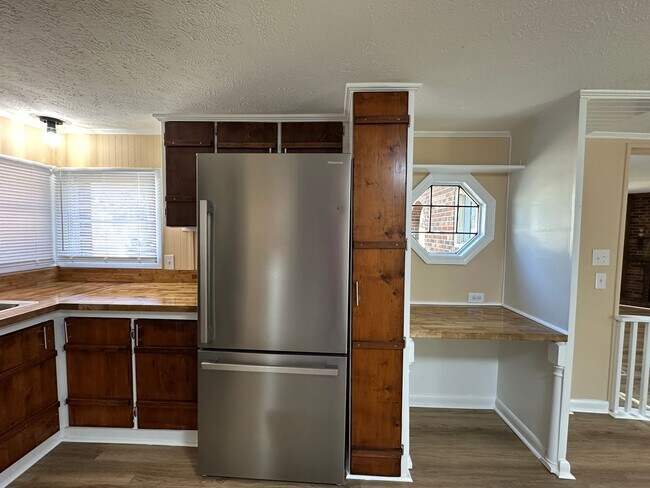 Building Photo - Charming Renovated 3 Bedroom, 1.5 Bath Home located off Hwy 87 on a 1 Acre lot.