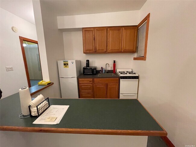 Building Photo - 90 Main St