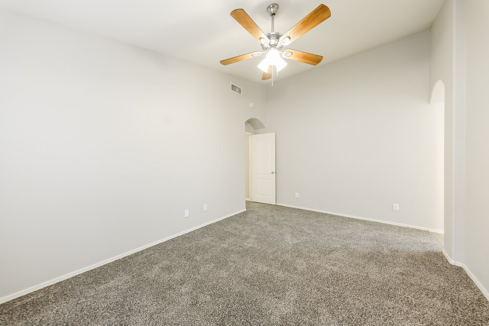 Building Photo - 9631 W Clara Ln
