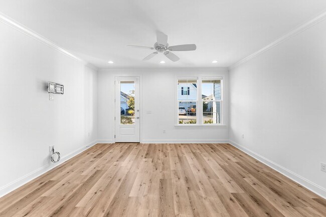 Building Photo - 117 Roundwood Dr