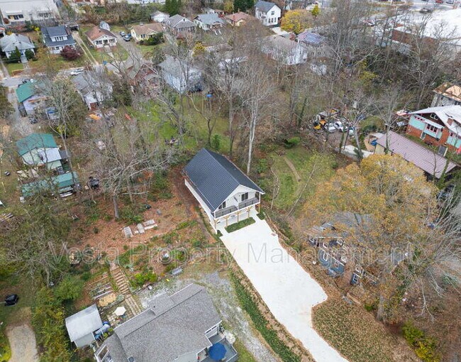 Building Photo - 39 Belmont Ave