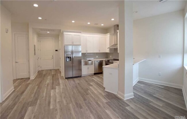 Building Photo - 35 Broadway