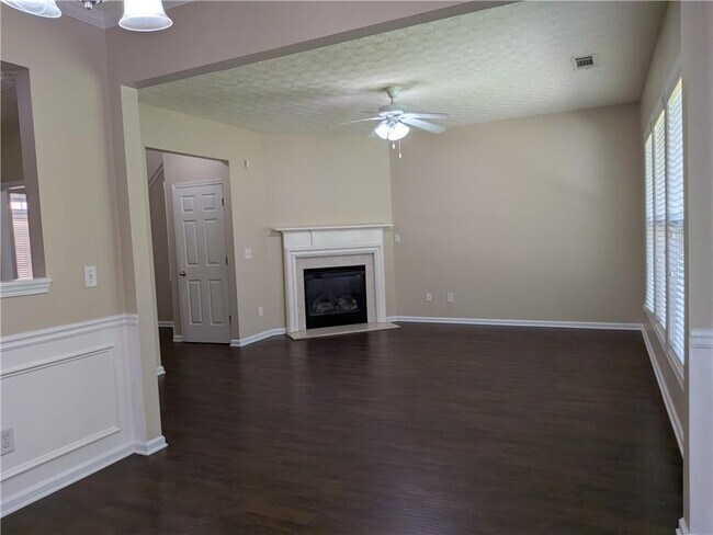 Building Photo - 4624 Windale Dr NW