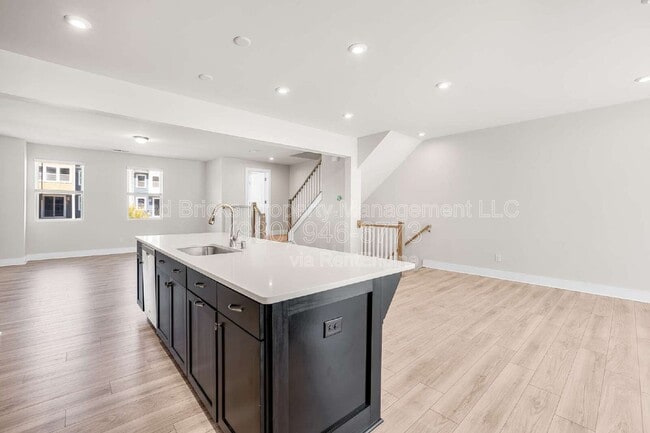 Building Photo - 2837 Ensemble Ct