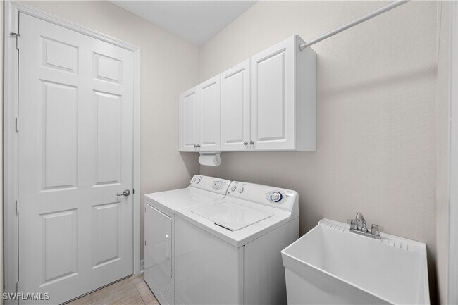 Building Photo - 6542 Marbella Dr