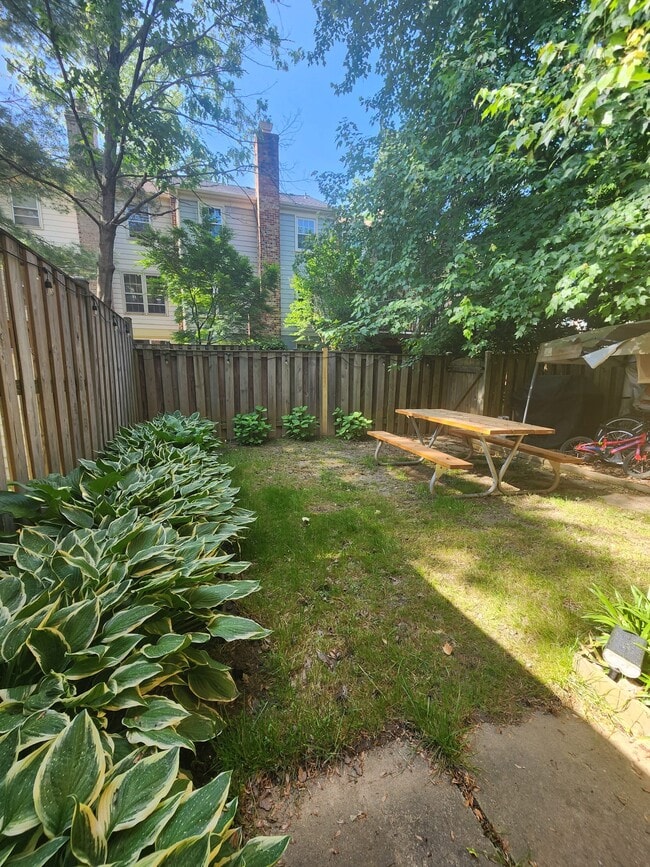 Building Photo - 9689 Scotch Haven Dr