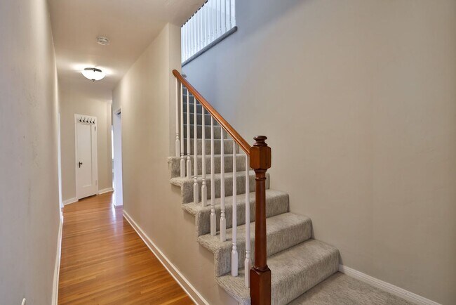 Building Photo - 1020 Madison Ave