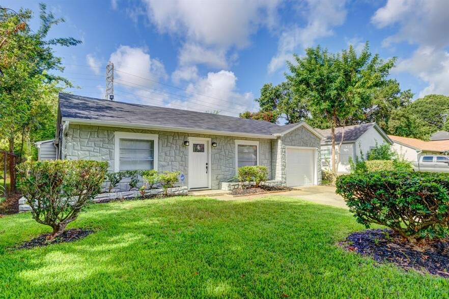 Front of property - 3552 Ruth St