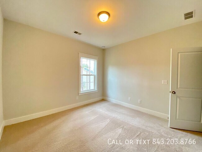 Building Photo - 478 Woodspring Rd