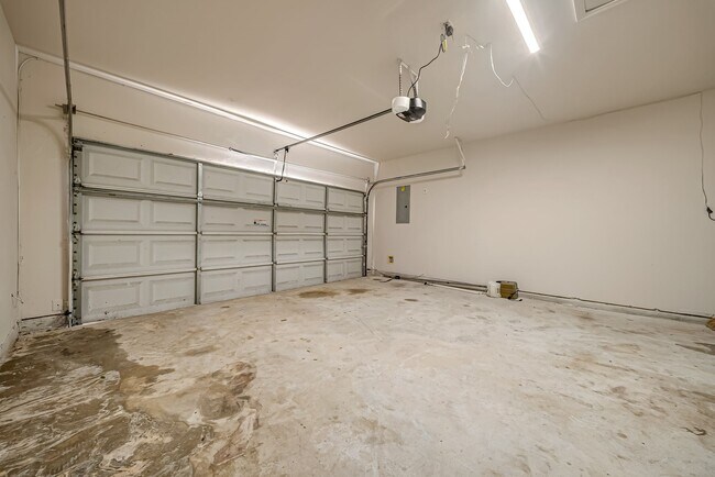 Building Photo - 18106 Linden Forest Ln