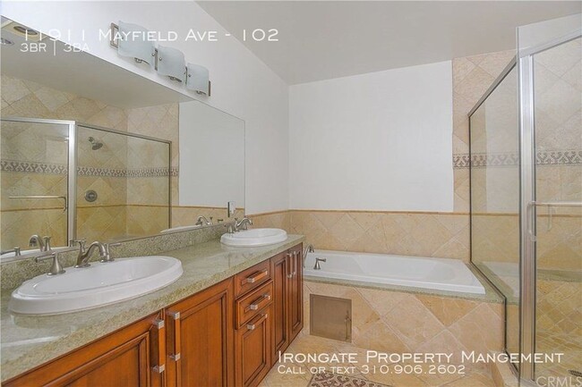 Building Photo - 11911 Mayfield Ave