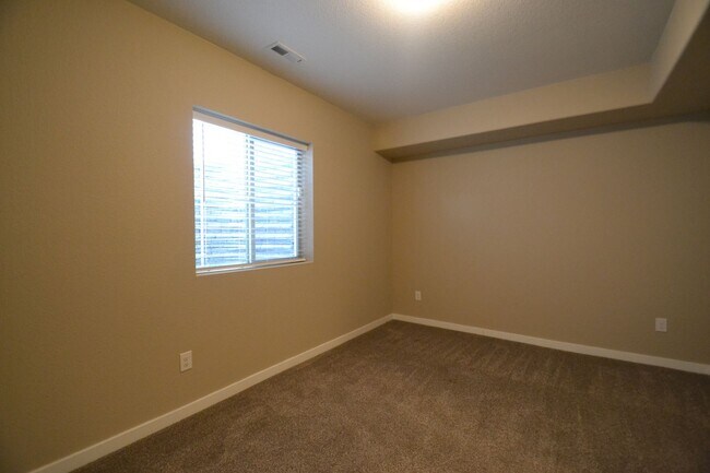 Building Photo - Ranch w/finished Basement with AC and a Gas Stove!