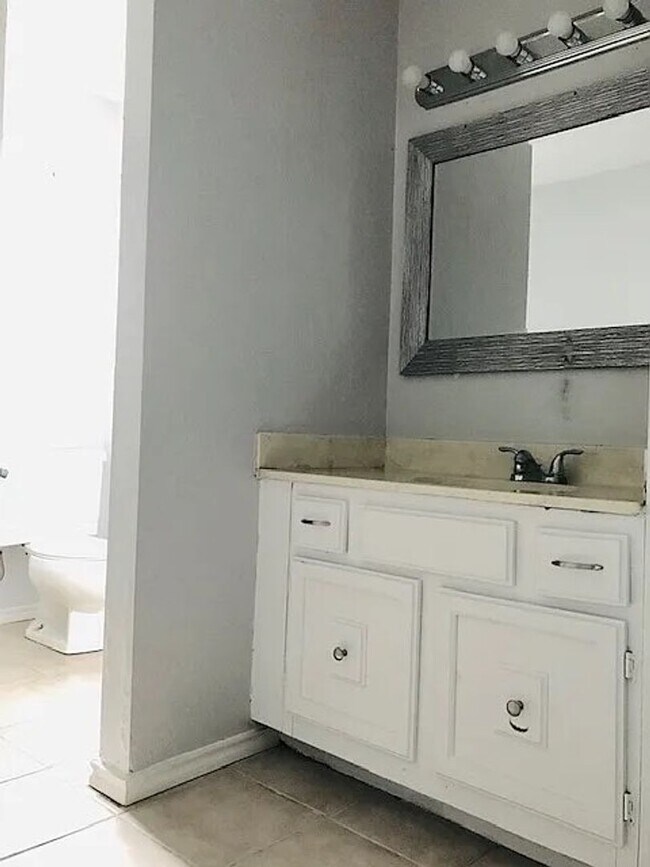 Building Photo - Ideal Home in McAllen!