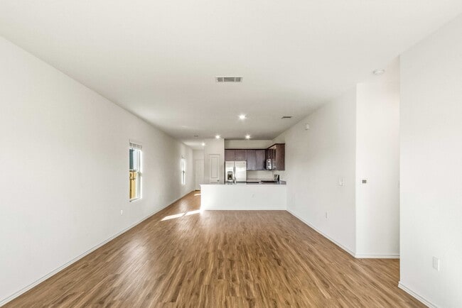 Building Photo - 5912 Eden Dr