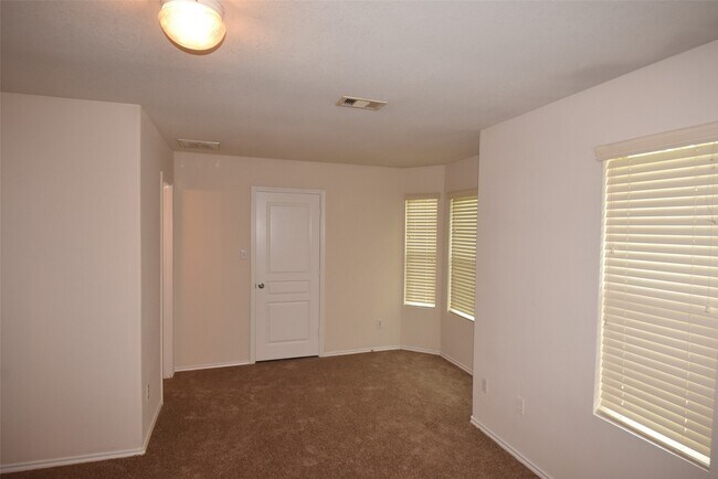 Building Photo - 16807 Mammoth Springs Dr