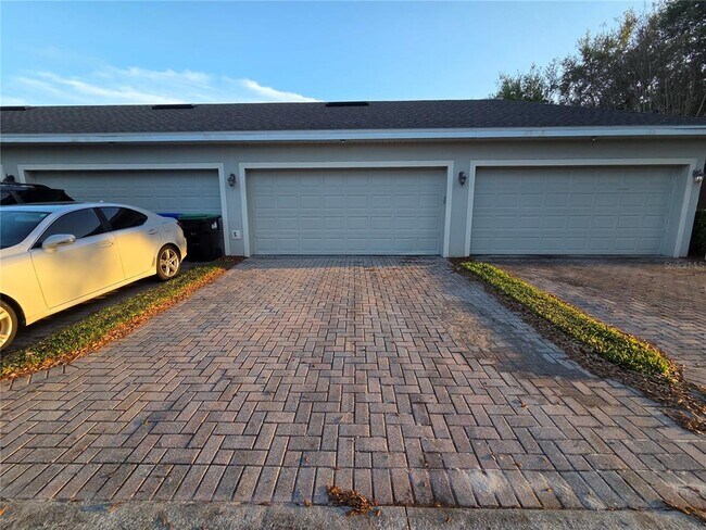 Building Photo - 14239 Avenue of the Groves