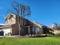 Building Photo - Clean and Spacious 3Bedroom