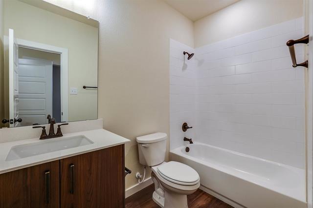 Building Photo - 652 Blackland dr