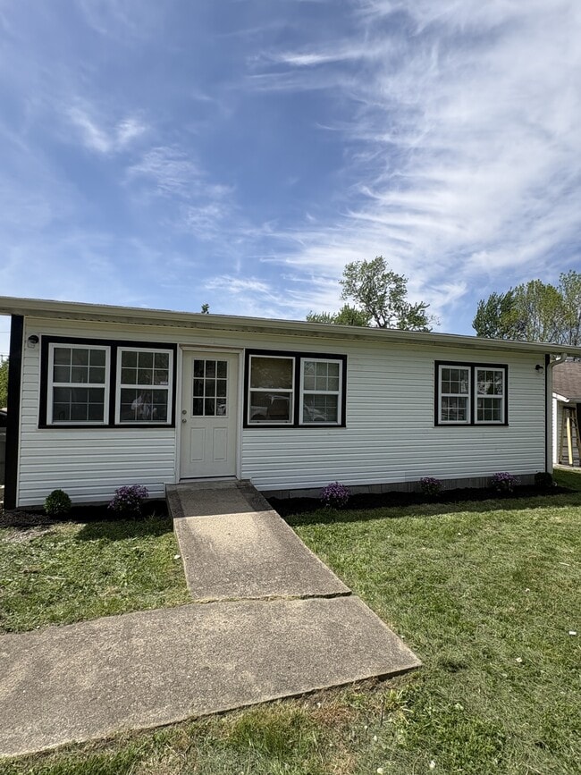 Building Photo - 5870 Villa Ave