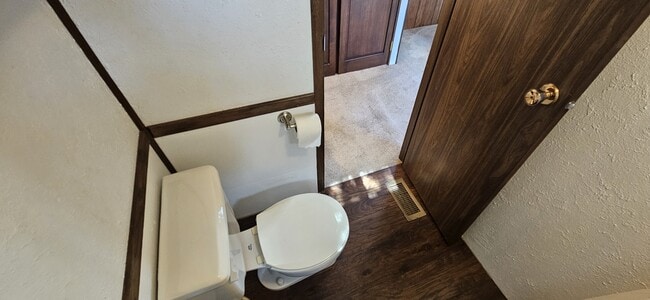 Building Photo - 7 Bert Rd