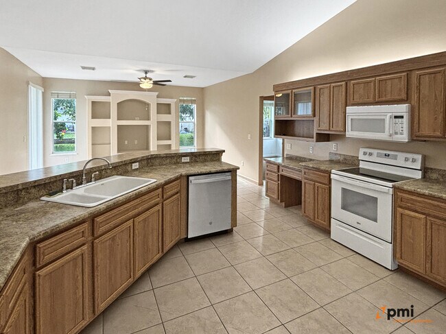 Building Photo - 2820 SE Melaleuca Blvd