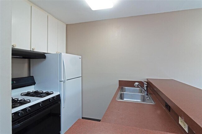 Building Photo - 1635 Kipling St