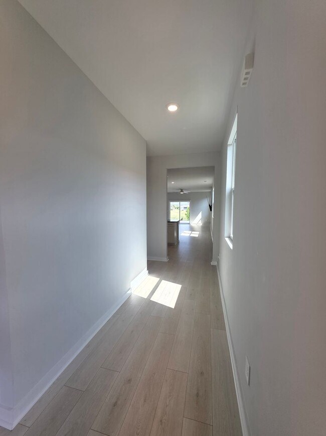 Building Photo - For Lease!! Experience comfortable, low-maintenance living in one of Gallatin’s premier active-ad...
