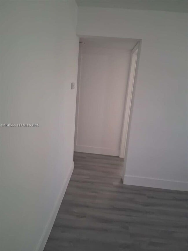 Building Photo - 400 NE 161st St