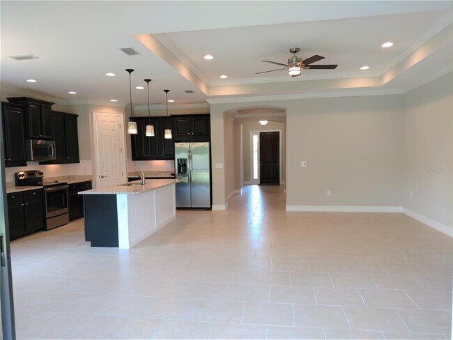 Building Photo - 654 Resolute Ln