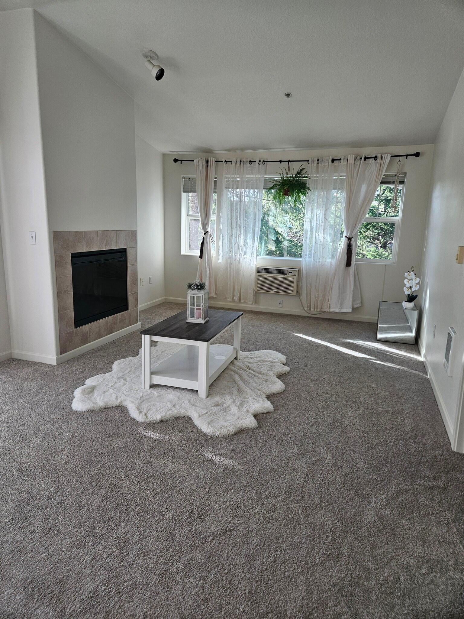 Building Photo - 730 NW 185th Ave