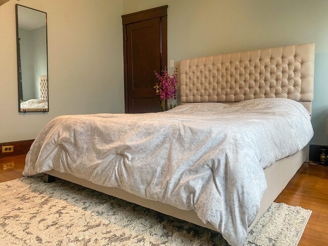 Building Photo - 19 Fifth Ave