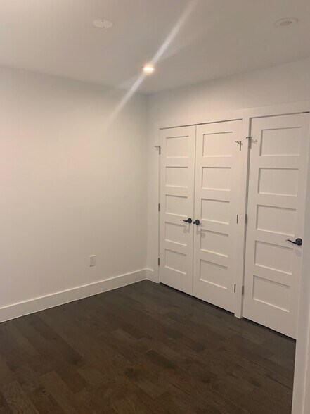 Building Photo - 126 S Market St