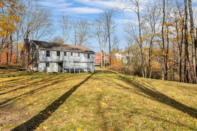 Building Photo - 64 Jelliff Mill Rd