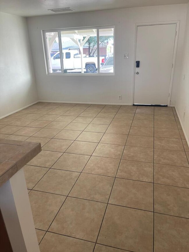 Building Photo - 4602 W Whitton Ave