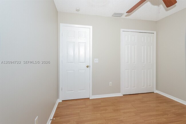 Building Photo - 506 NW Ferris Dr